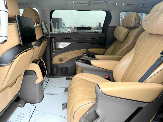 Denza D9 DM 2024 980 AWD Flagship – фото 8