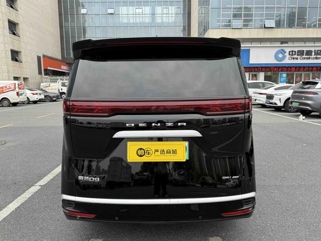 Denza D9 DM 2024 980 AWD Flagship – фото 11