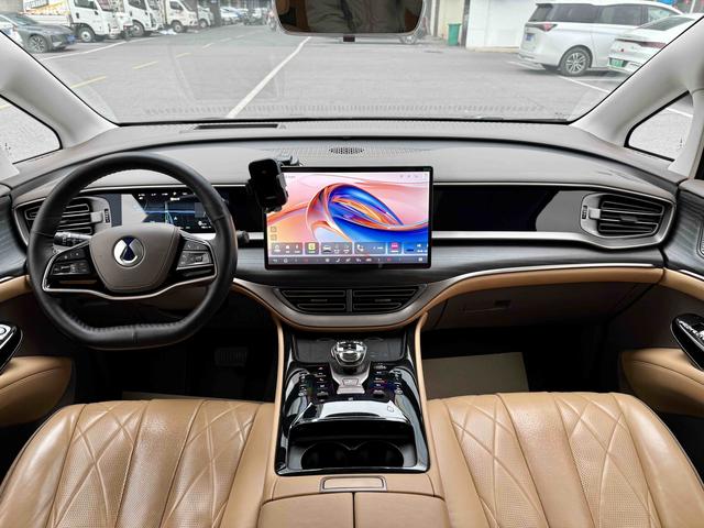 Denza D9 DM 2024 980 AWD Flagship – фото 17