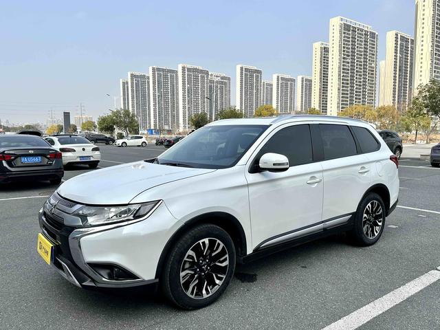 Mitsubishi Outlander 2019 2.0L 2WD Enjoy 5-seat China VI – фото 1