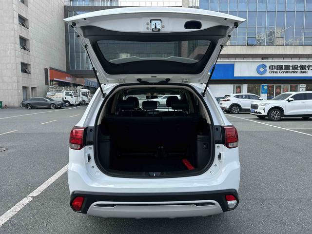 Mitsubishi Outlander 2019 2.0L 2WD Enjoy 5-seat China VI – фото 5