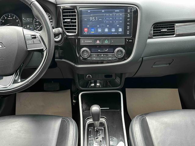 Mitsubishi Outlander 2019 2.0L 2WD Enjoy 5-seat China VI – фото 13