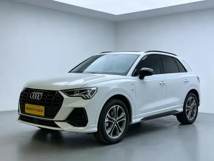 AUDI Q3 2023 Model 35 TFSI Fashion Dynamic Model