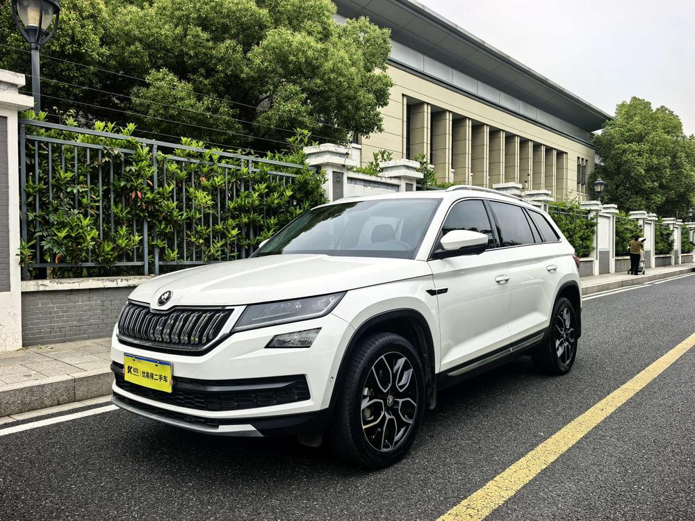 Skoda Kodiaq Модель 2018 года комплектация TSI330 7 seat 2WD Luxury Premium Edition