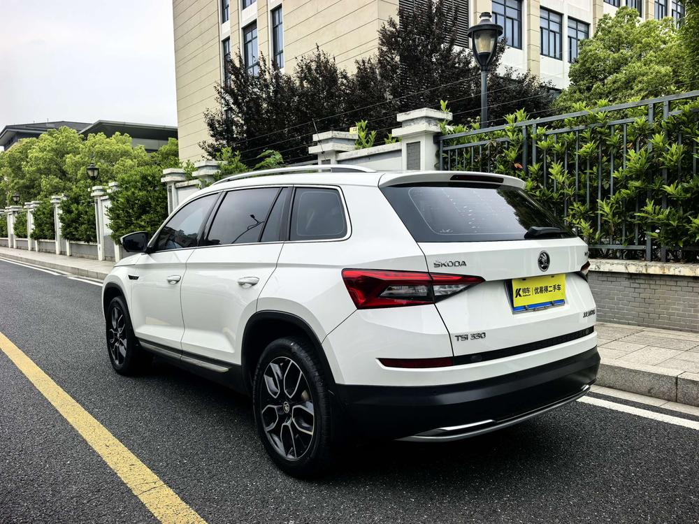 Skoda Kodiaq Модель 2018 года комплектация TSI330 7 seat 2WD Luxury Premium Edition