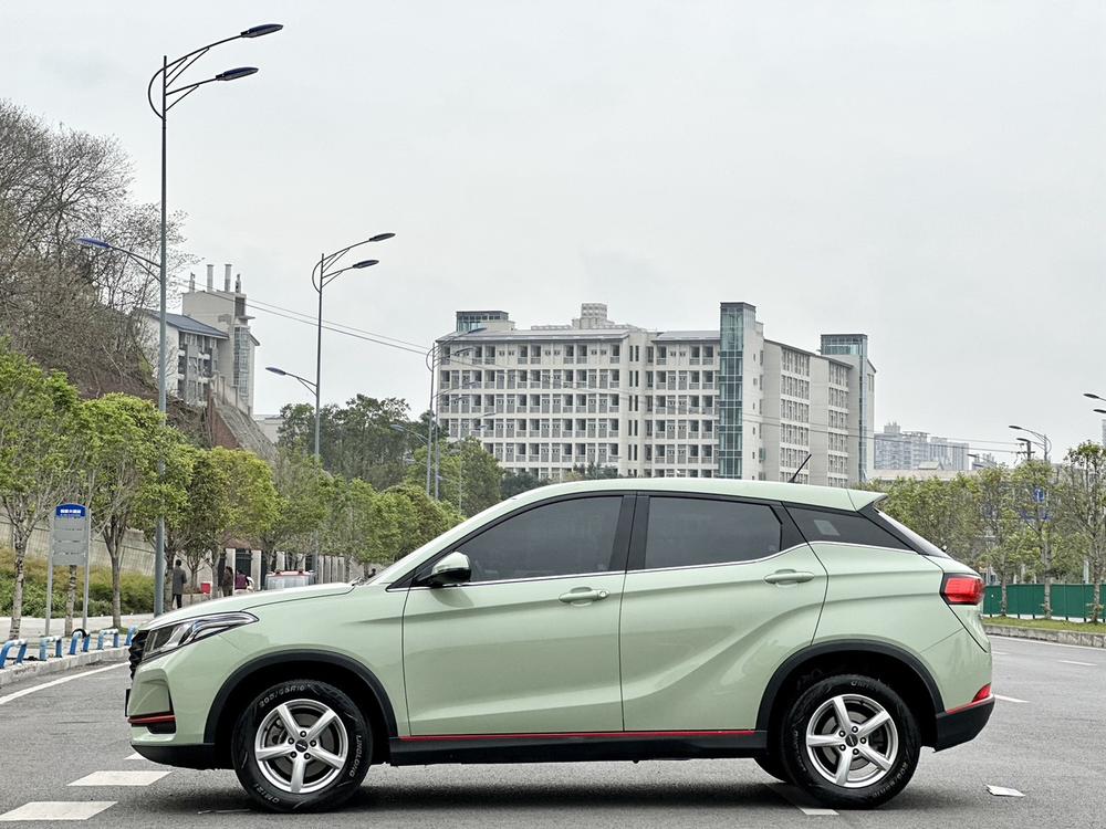 Dongfeng Fengguang 500 Модель 2022 года 1.5L автоматическое Yuexiang