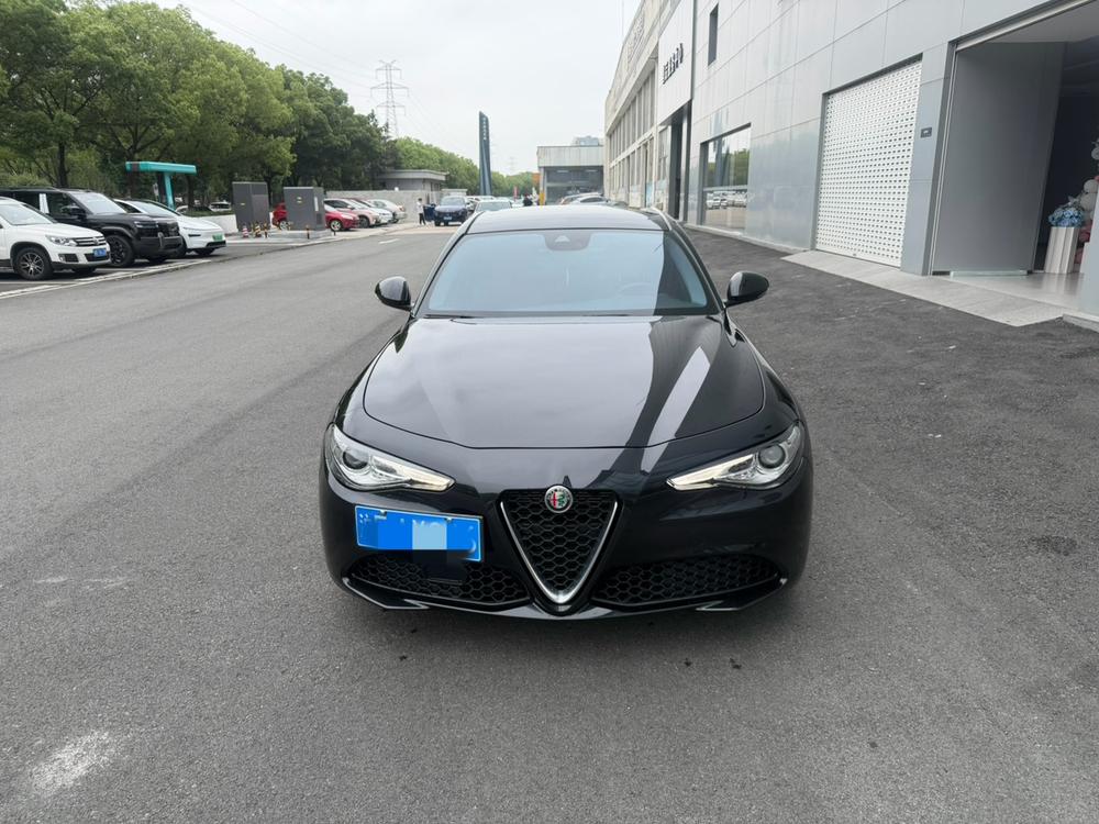 Alfa Romeo Giulia Модель 2020 года 2.0T 280HP Track Limited edition