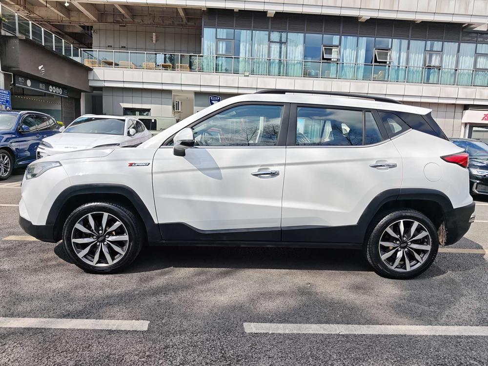 Ruifeng S4 Модель 2020 года 1.5T CVT Transcendent