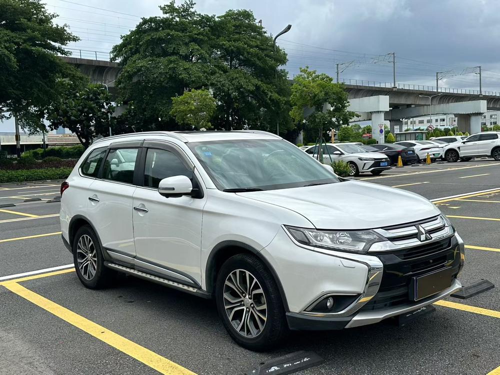 Mitsubishi Outlander 2016 2.4L 4WD Elite 5-Seat