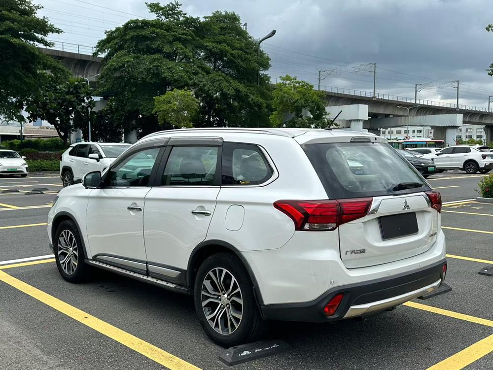 Mitsubishi Outlander 2016 2.4L 4WD Elite 5-Seat