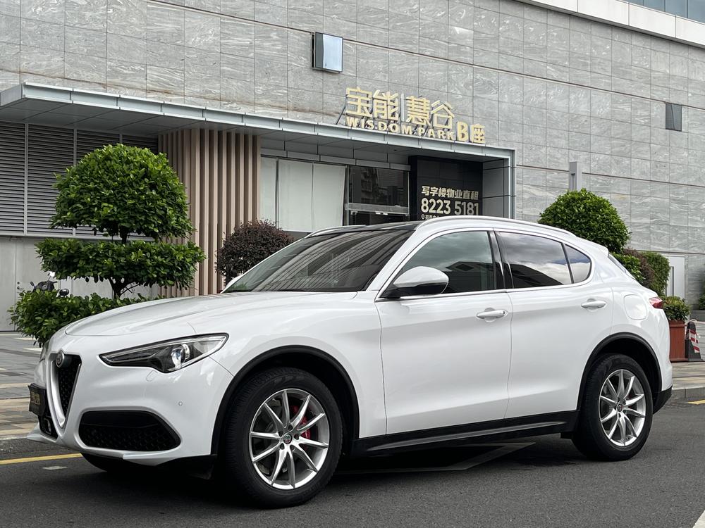 Alfa Romeo Stelvio 2017 2.0T 280HP Luxury