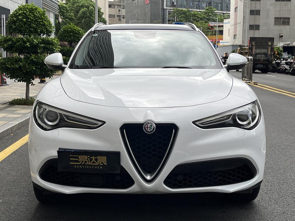 Alfa Romeo Stelvio 2017 2.0T 280HP Luxury