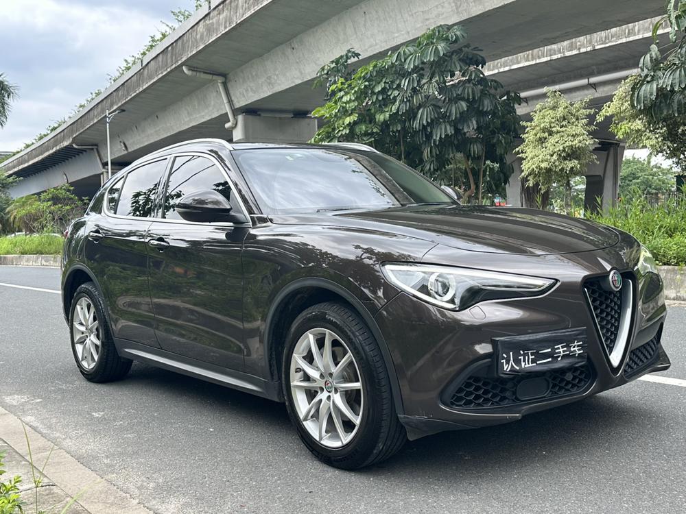Alfa Romeo Stelvio 2017 2.0T 280HP Luxury