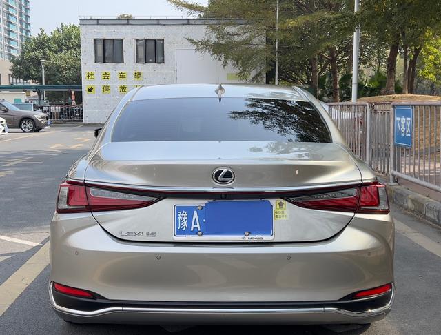 Lexus ES 2023 260 Excellence – фото 4