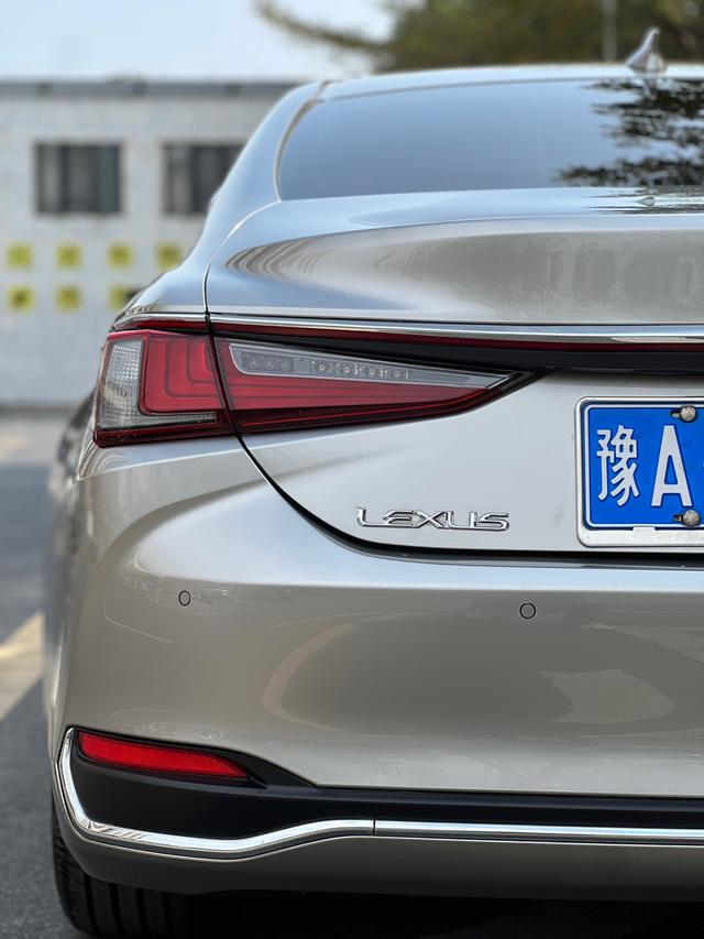 Lexus ES 2023 260 Excellence – фото 14