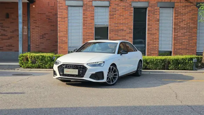 Audi A4 L 2023 Model 40 TFSI quattro Luxury Dynamic Model