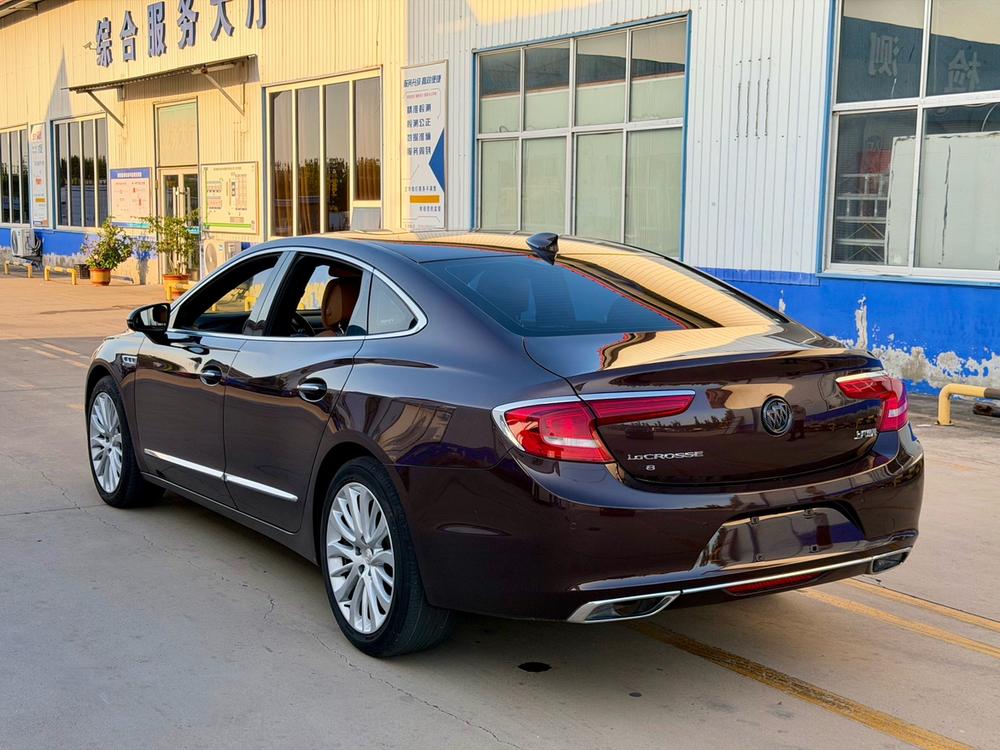 Buick LaCrosse Модель 2018 года 28T Luxury