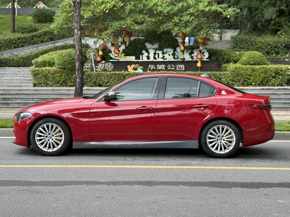 Alfa Romeo Giulia 2017 модификация 2.0T 200HP Elite Edition