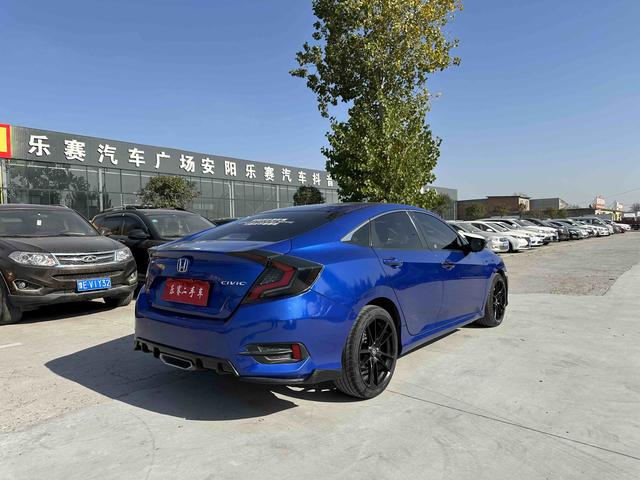Honda Civic 2016 180TURBO CVT Comfort – фото 7