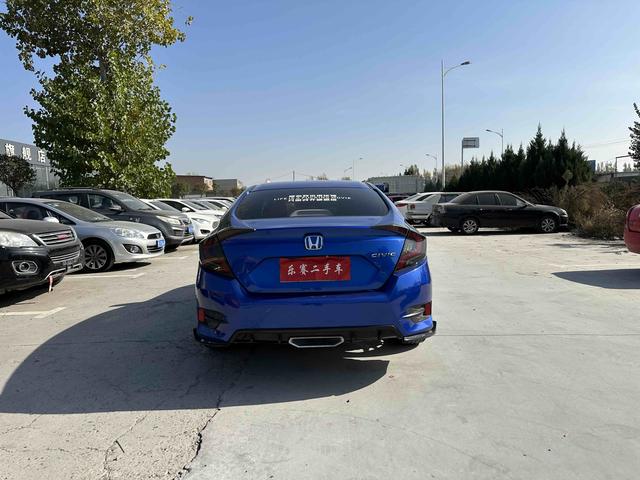 Honda Civic 2016 180TURBO CVT Comfort – фото 8
