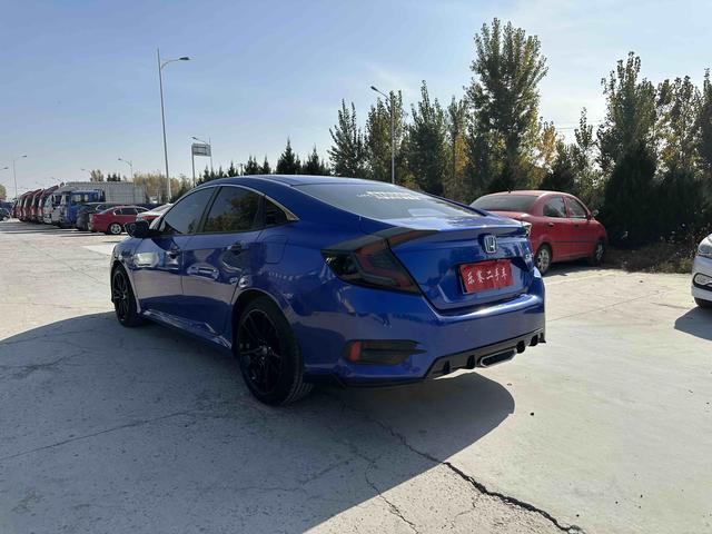 Honda Civic 2016 180TURBO CVT Comfort – фото 9