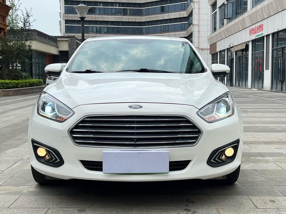 Ford Focus 2017 Happiness Edition 1.5L Automatic Fashion
