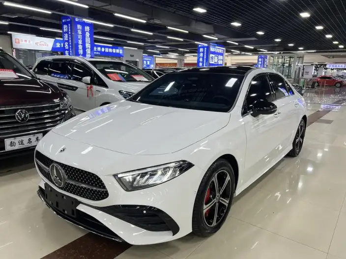 Mercedes-Benz A-class 2024 Model Facelift A 200 L Fashion Edition