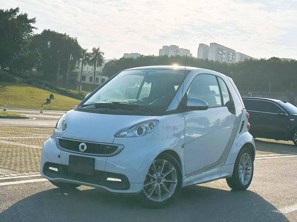 Smart Fortwo 2012 модификация 1.0 MHD Hardtop Passion Edition