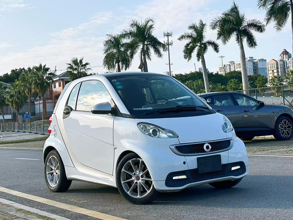 Smart Fortwo 2012 модификация 1.0 MHD Hardtop Passion Edition