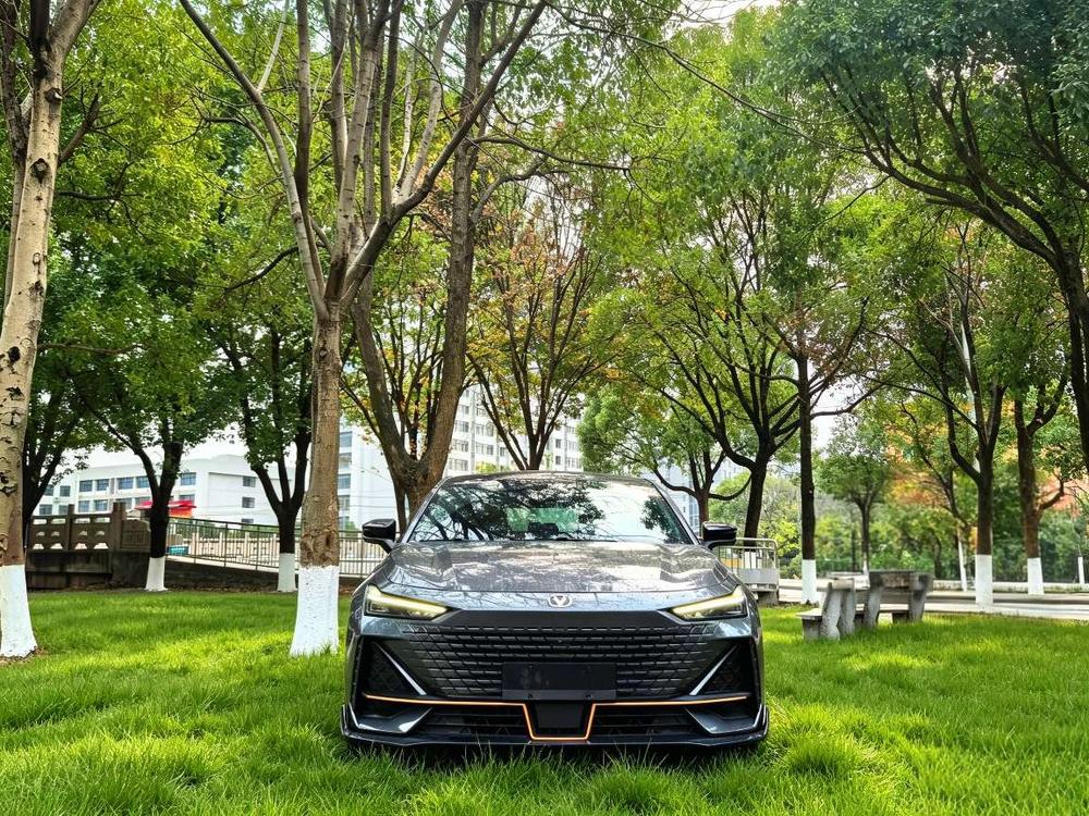 Changan UNI-V 2023 1.5T Sport