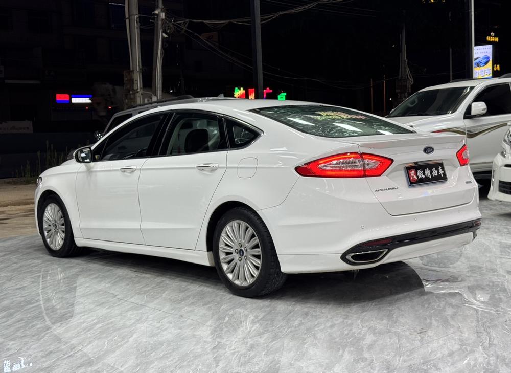 Ford Mondeo 2013 2.0L GTDi200 Fashion