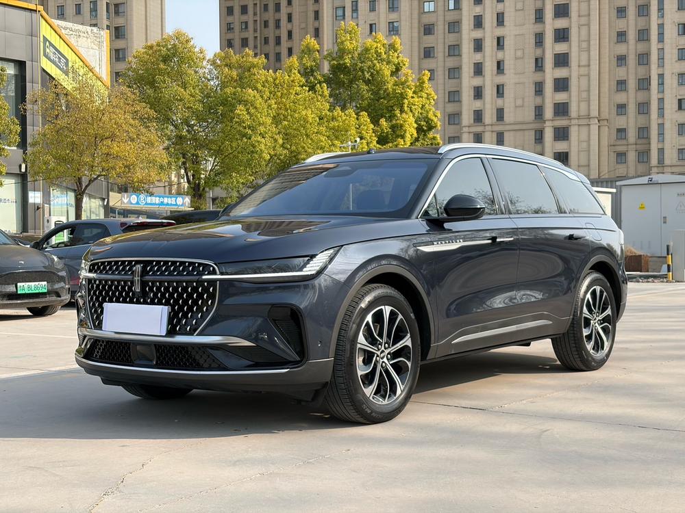 Nautilus Раздел 2023 2.0T 4WD Zun Yi Edition