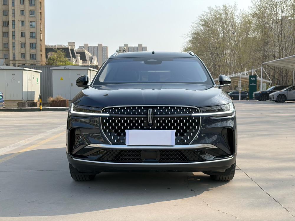 Nautilus Раздел 2023 2.0T 4WD Zun Yi Edition