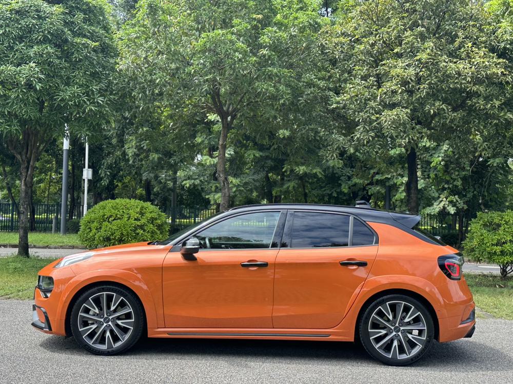 Lynk & Co 02 Hatchback Модель 2021 года 2.0TD Hatchback Halo