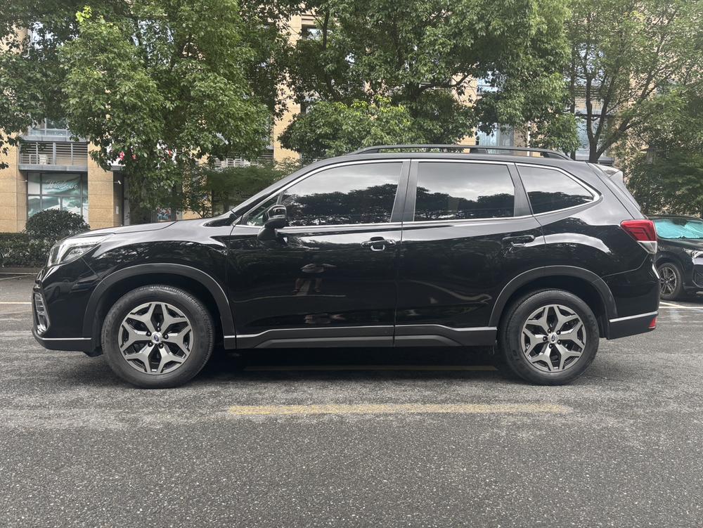 Subaru Forester Модель 2020 года 2.0i Deluxe Edition EyeSight