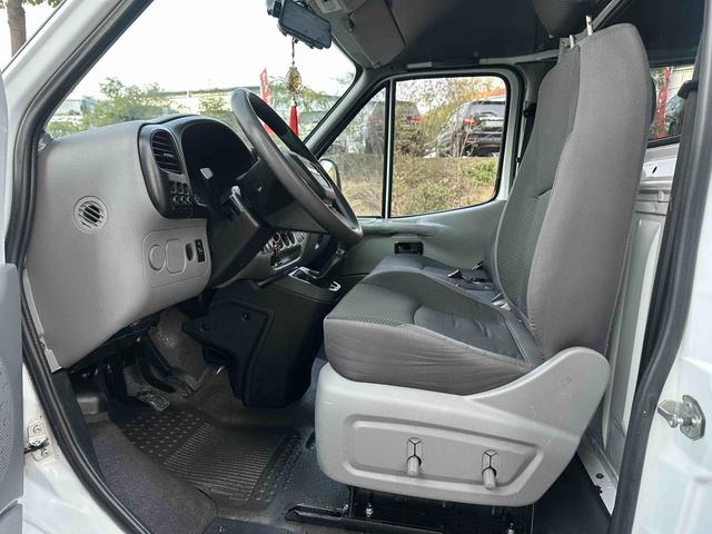Teshun 2019 2.8T Commercial Short Axle Mid-Roo f 3-Seater China VI JX493