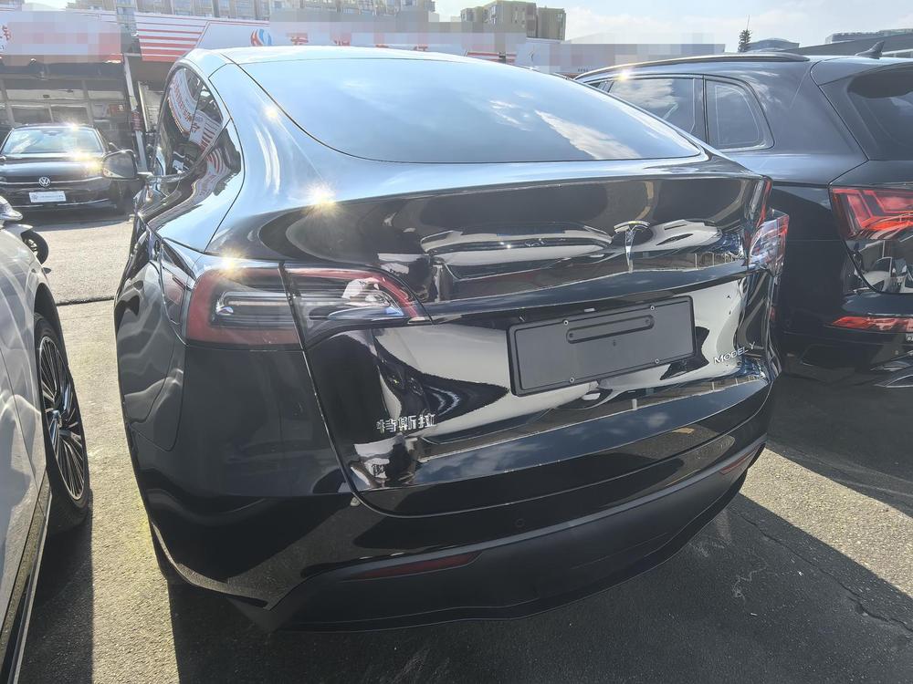 Tesla Model Y 2023 RWD