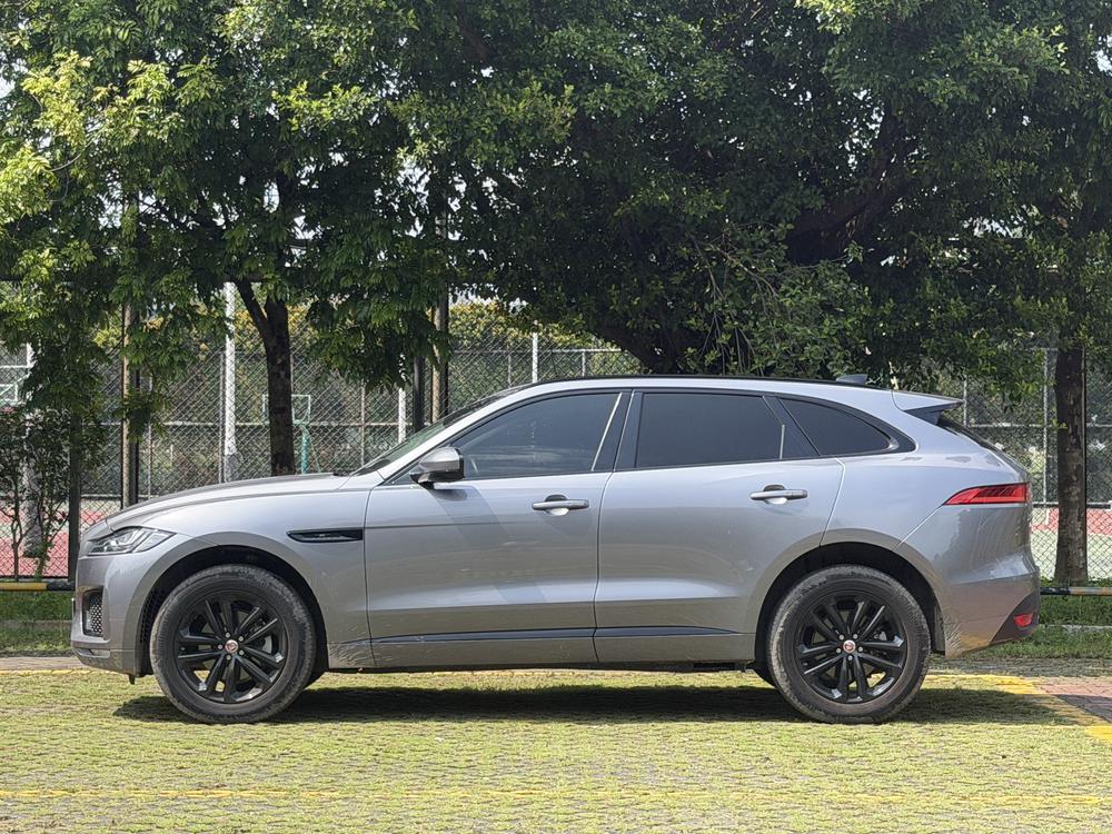 Jaguar F-PACE Модель 2020 года 2.0T 4WD Chequered Flag Edition