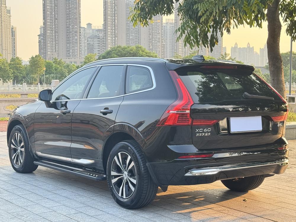 Volvo XC60 2023 B5 AWD Intelligent Refined Luxury