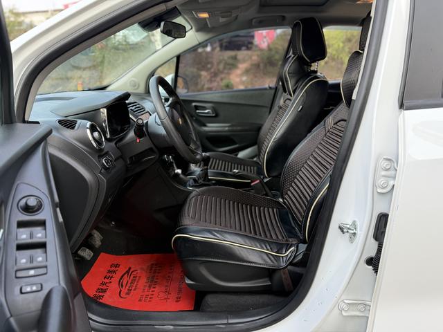 Chevrolet Trax 2016 1.4T Manual 2WD Comfort Sunroof – фото 2