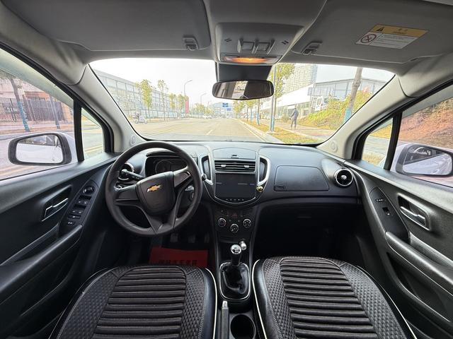 Chevrolet Trax 2016 1.4T Manual 2WD Comfort Sunroof – фото 3