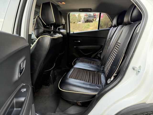 Chevrolet Trax 2016 1.4T Manual 2WD Comfort Sunroof – фото 4