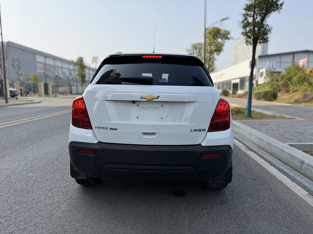Chevrolet Trax 2016 1.4T Manual 2WD Comfort Sunroof – фото 6