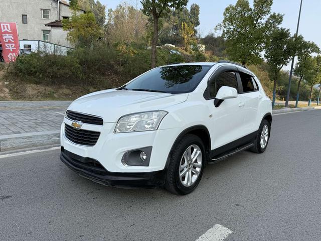 Chevrolet Trax 2016 1.4T Manual 2WD Comfort Sunroof – фото 8