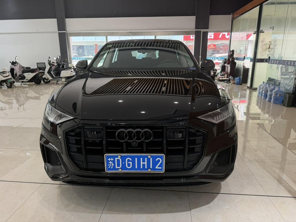 Audi Q8 2021 55 TFSI Luxury Sport