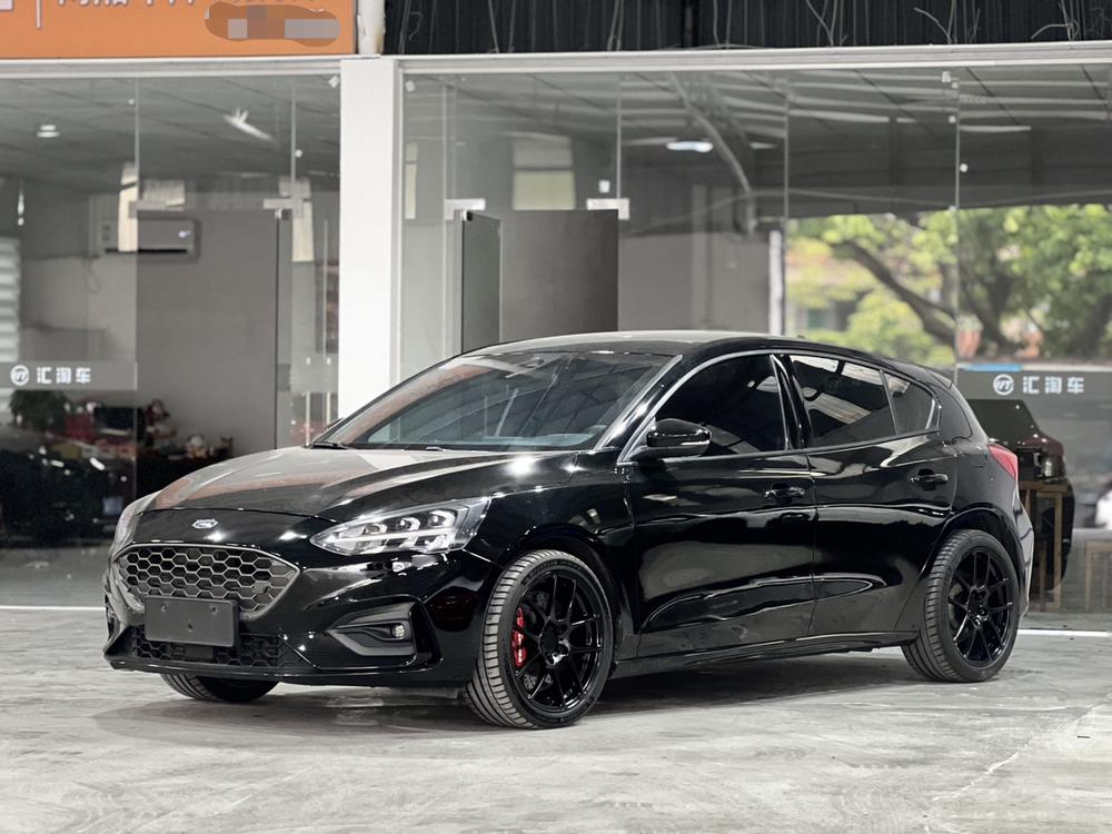 Ford Focus 2021 2-Class EcoBoost 180 Automatic ST Line