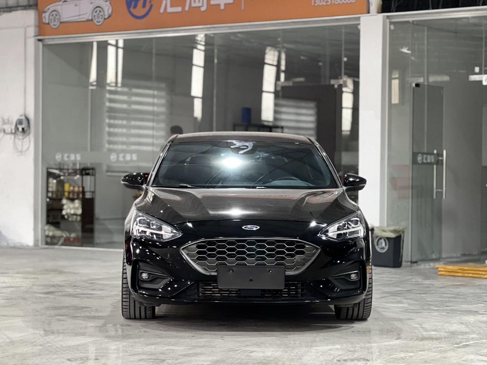 Ford Focus 2021 2-Class EcoBoost 180 Automatic ST Line