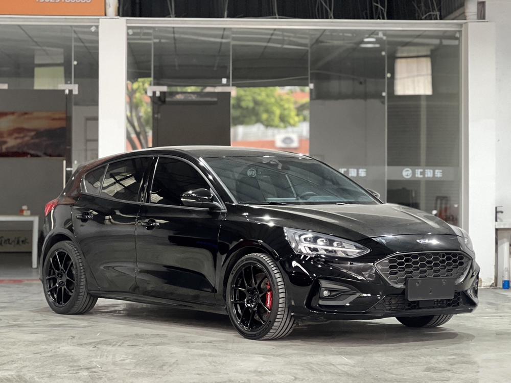 Ford Focus 2021 2-Class EcoBoost 180 Automatic ST Line