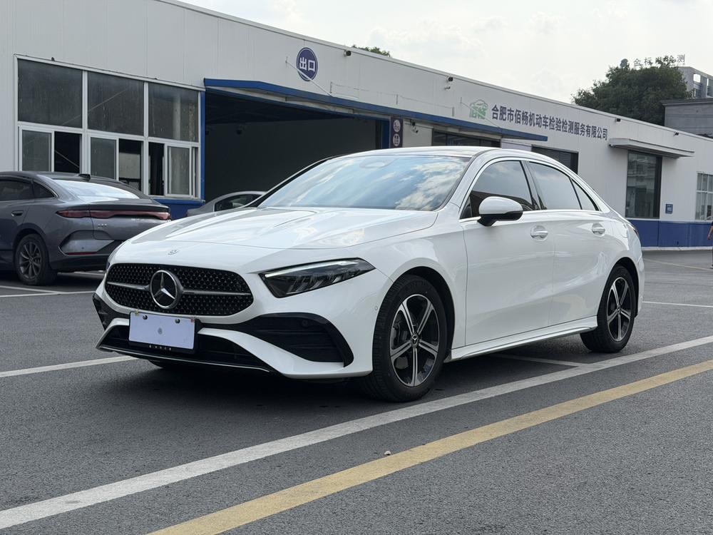 Mercedes-Benz A-class Раздел 2023 A 200 L Sports sedan Fashion Edition