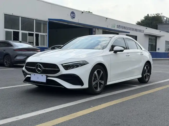 Mercedes-Benz A-class 2023 Model A 200 L Sports sedan Fashion Edition